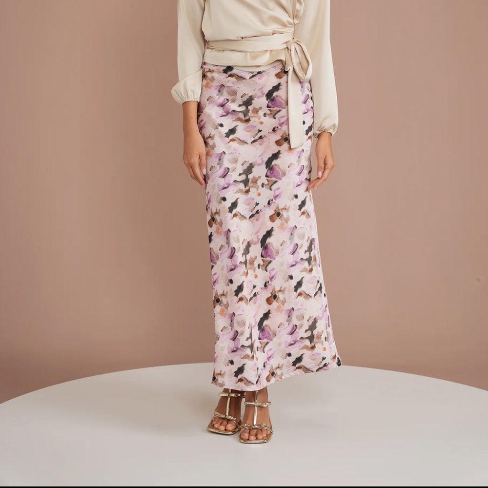Print slip skirt